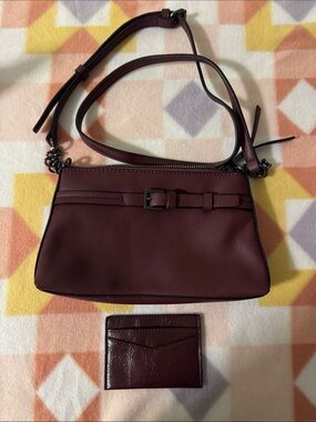 Simply Vera Wang Women’s Crossbody Bag in Burgundy with Buckle Accent-EUC